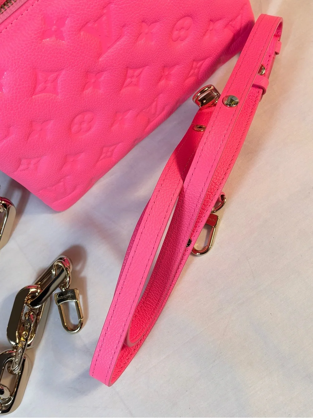 Louis Vuitton Coussin BB Rose Fluo
